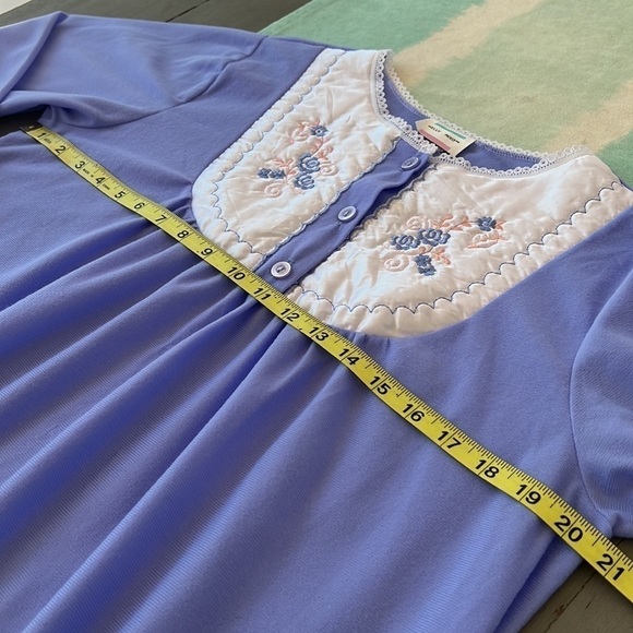 Kelly‎ Reed Vintage Floral Embroidered Detail Long Sleeve Long Night Gown - Picture 7 of 8